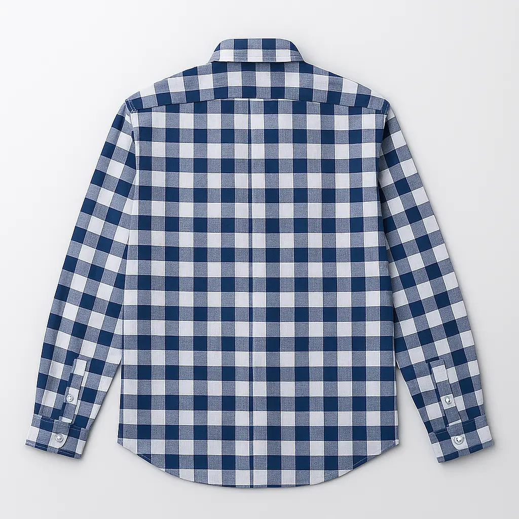 Camisa masculina Oxford xadrez, manga longa, confeccionada em algodão com acabamento elegante.