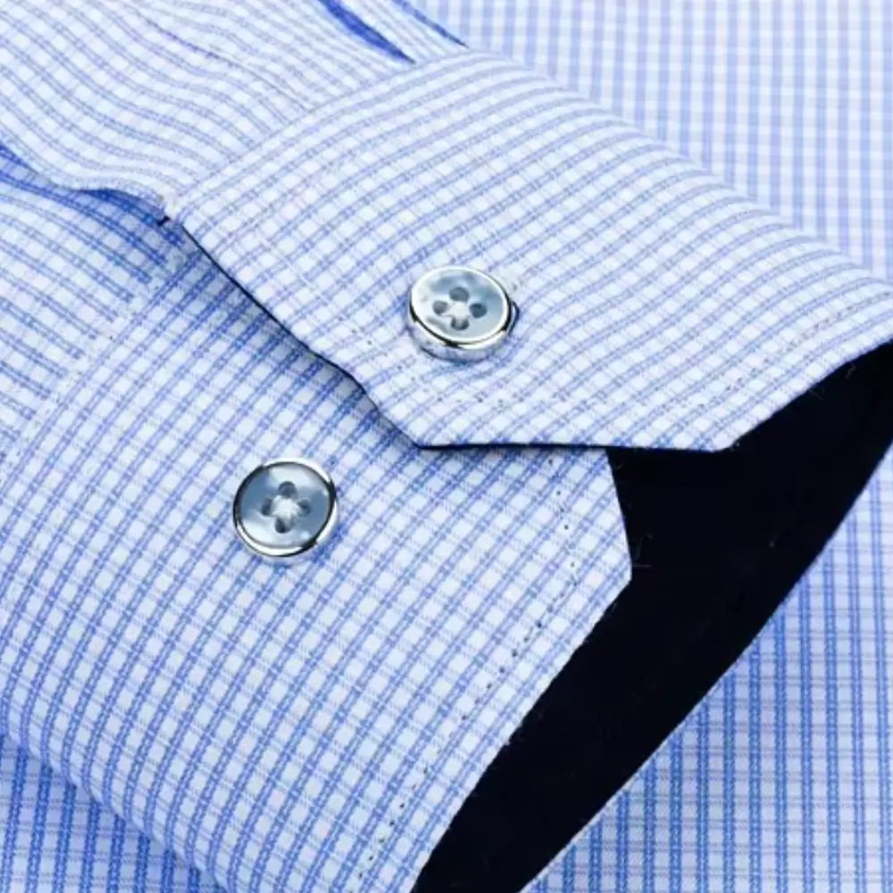 Camisa Social Masculina Listrada manga longa com fechamento em botões