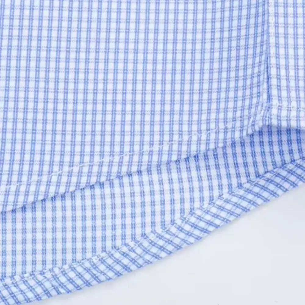 Camisa Social Masculina Listrada manga longa com fechamento em botões