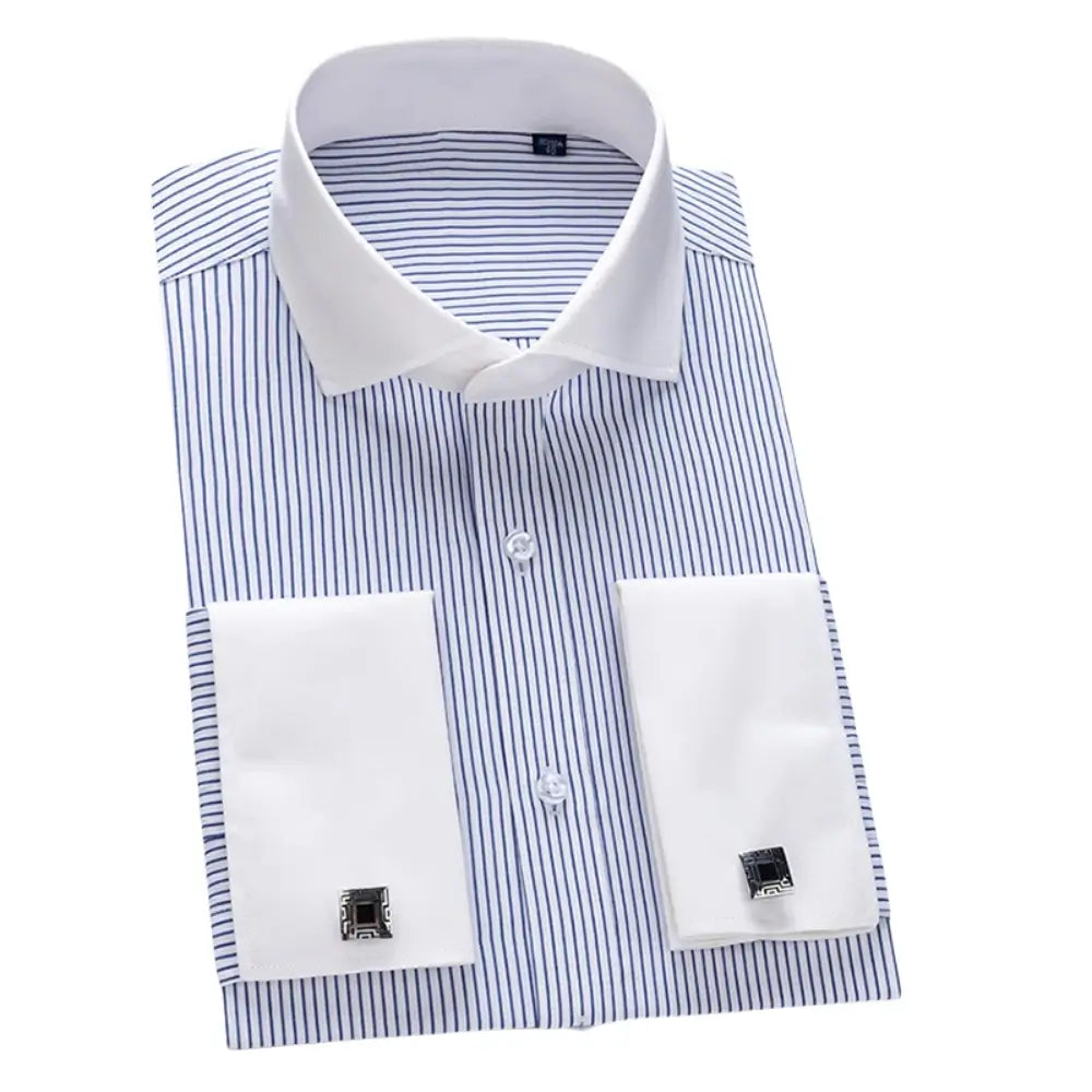 Camisa Social Masculina Listrada manga longa com fechamento em botões e abotoadura nas mangas