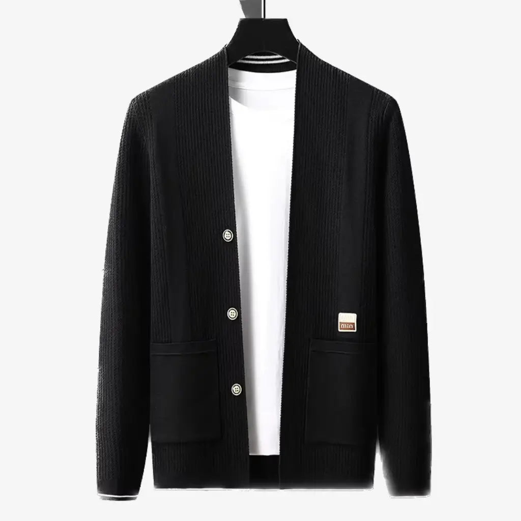 cardigan preto
masculino com botões e bolsos, estilo clássico casual