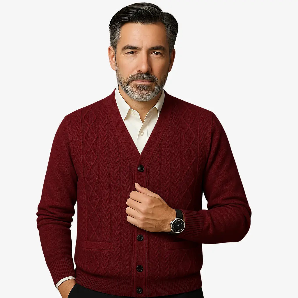 Cardigan masculino azul com gola V e botões. Estilo clássico com textura elegante, ideal para dias frios com sofisticação.