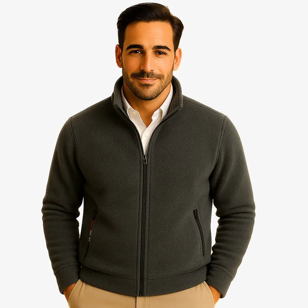 Jaqueta masculina em fleece com zíper frontal, ideal para dias frios. Confortável, leve e versátil para o outono e inverno.
