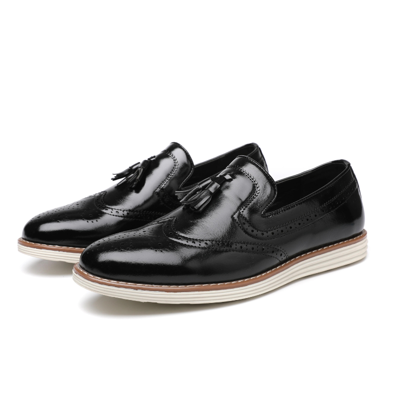 Loafer masculino em couro confortável, modelo social, ideal para uso diário.