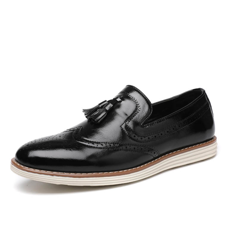 Loafer masculino em couro confortável, modelo social, ideal para uso diário.