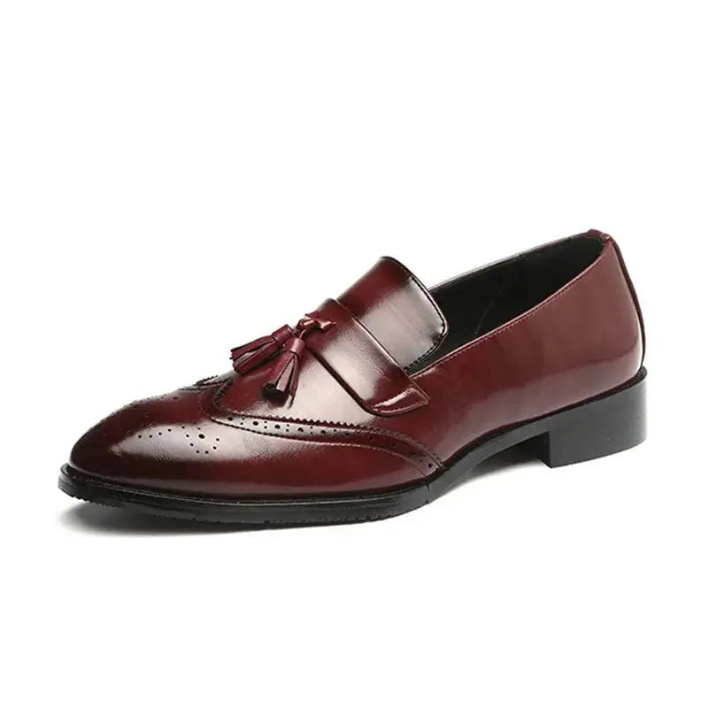 mocassim masculino em couro confortável, modelo social, ideal para uso diário.