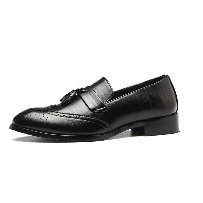 mocassim masculino em couro confortável, modelo social, ideal para uso diário.