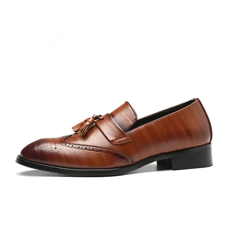 mocassim masculino em couro confortável, modelo social, ideal para uso diário.