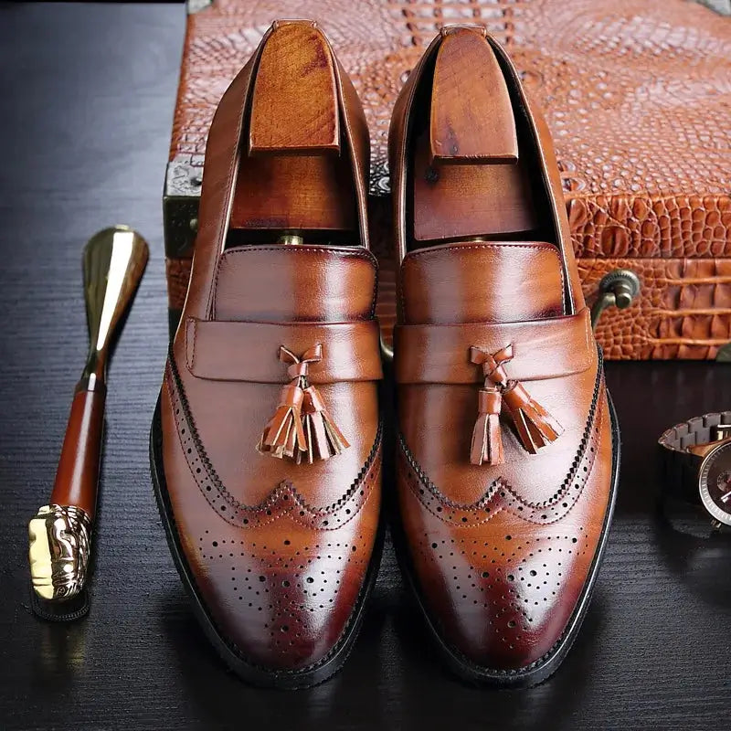 mocassim masculino em couro confortável, modelo social, ideal para uso diário.