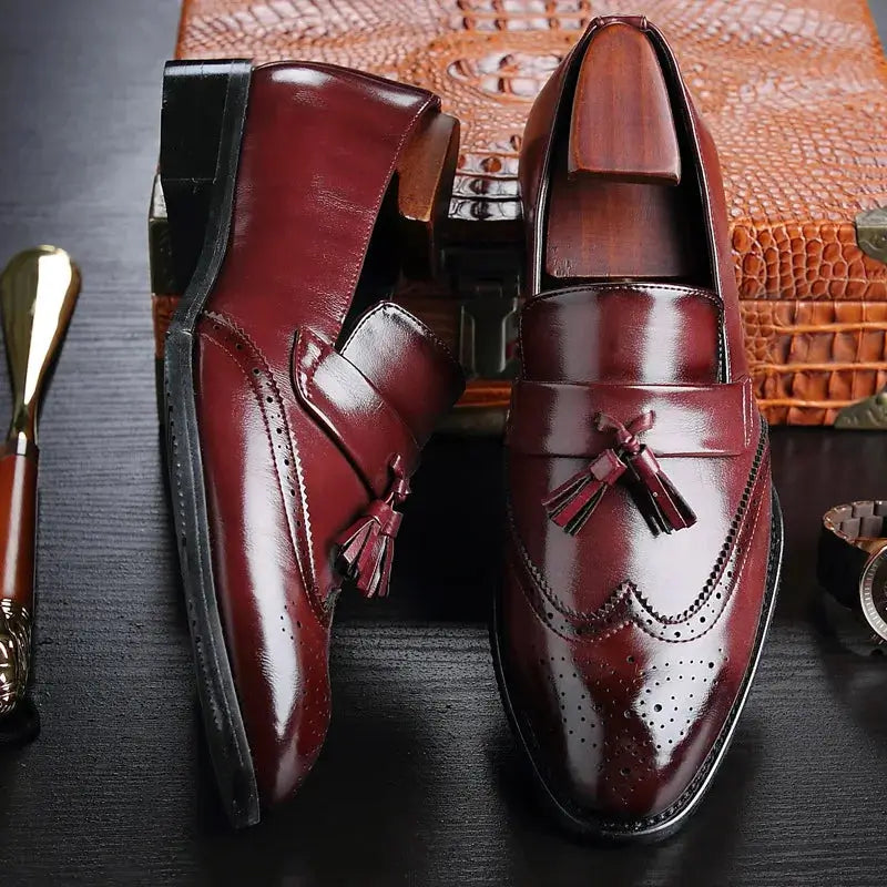 mocassim masculino em couro confortável, modelo social, ideal para uso diário.