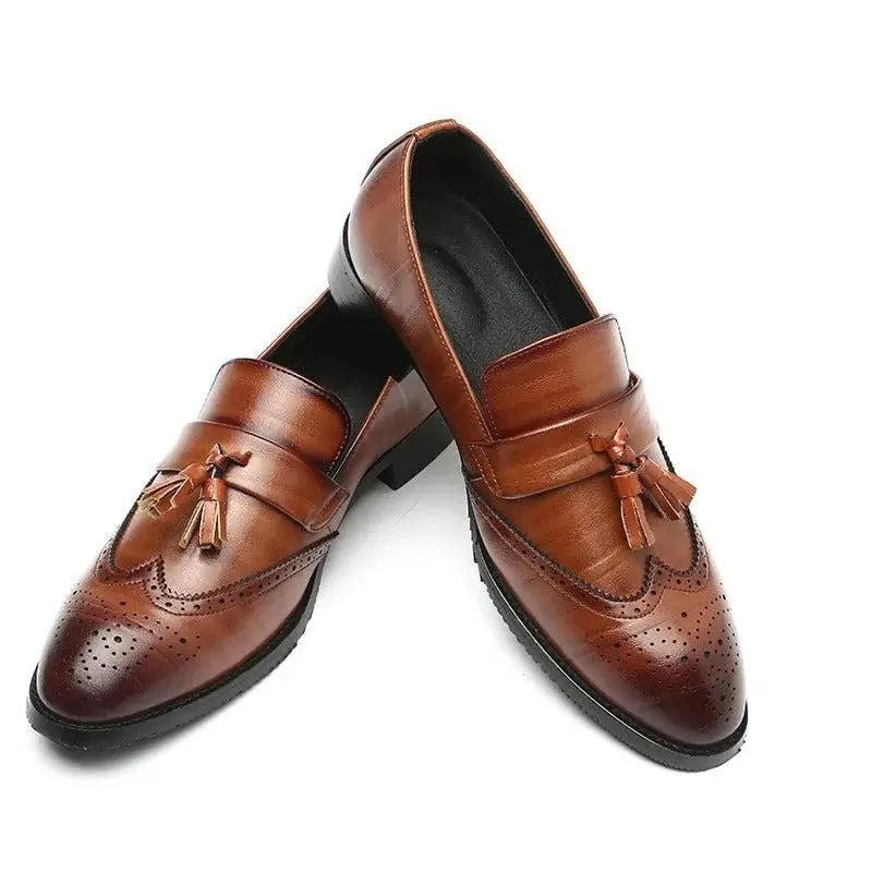 mocassim masculino em couro confortável, modelo social, ideal para uso diário.