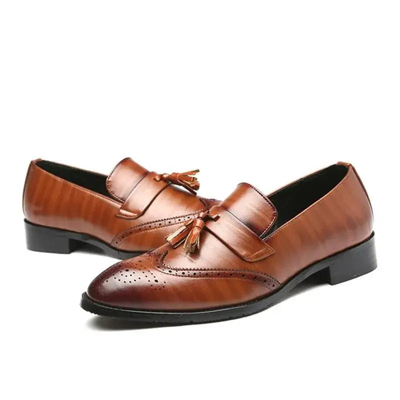 mocassim masculino em couro confortável, modelo social, ideal para uso diário.
