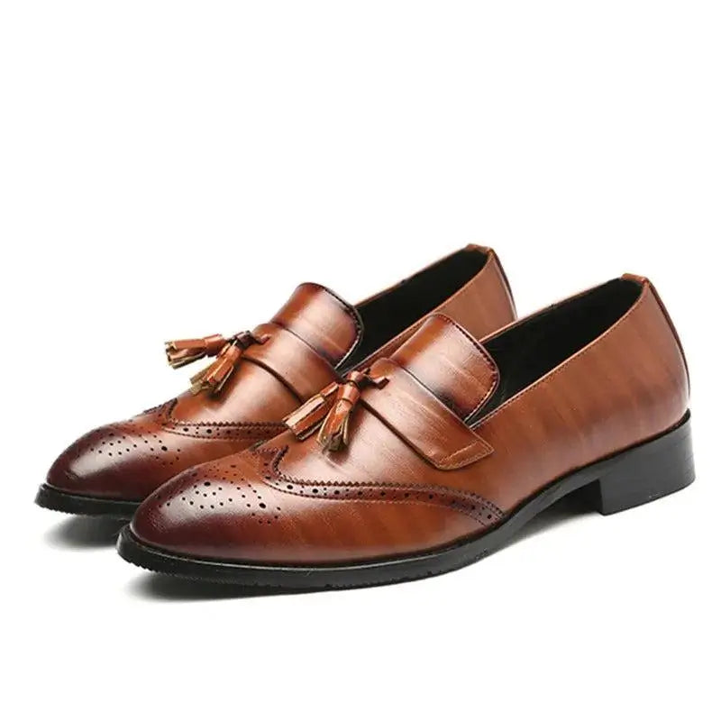 mocassim masculino em couro confortável, modelo social, ideal para uso diário.
