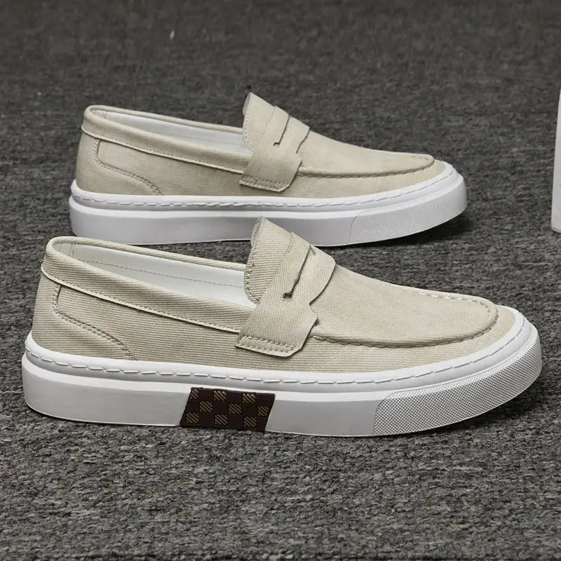 Loafer masculino em couro confortável, modelo casual, ideal para uso diário.