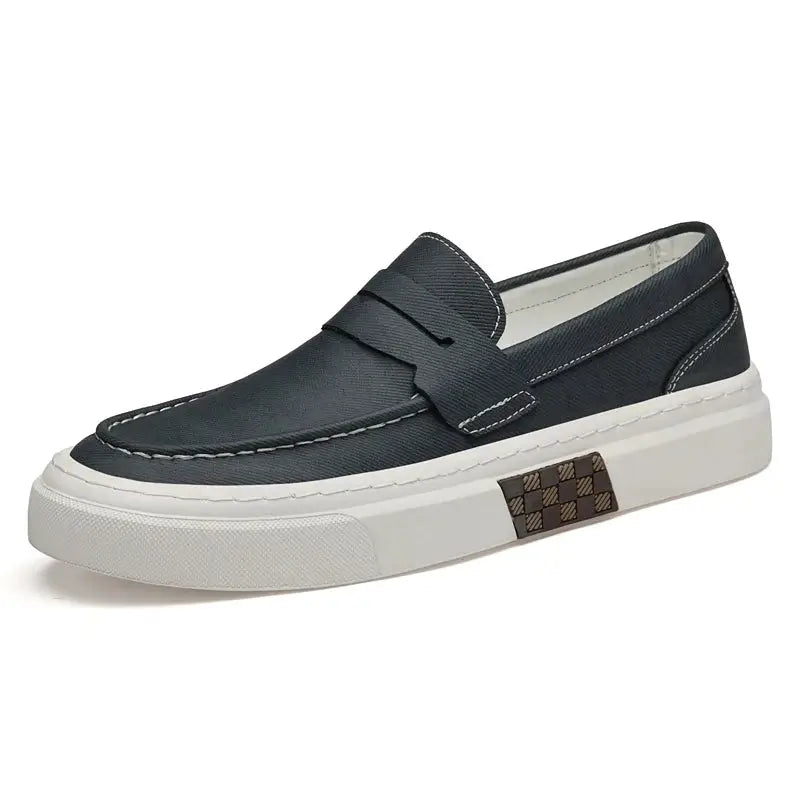 Loafer masculino em couro confortável, modelo casual, ideal para uso diário.