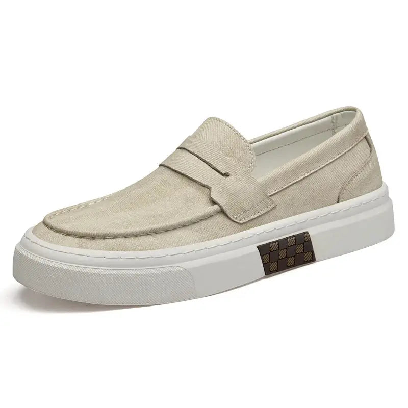 Loafer masculino em couro confortável, modelo casual, ideal para uso diário.
