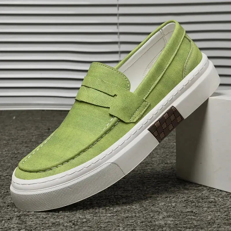 Loafer masculino em couro confortável, modelo casual, ideal para uso diário.