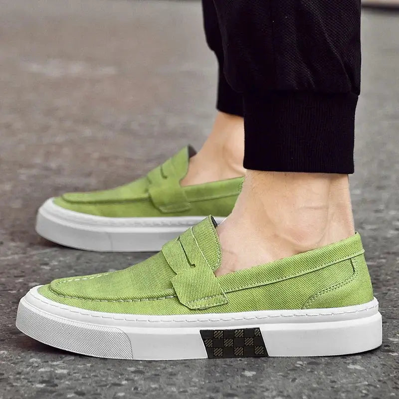 Loafer masculino em couro confortável, modelo casual, ideal para uso diário.