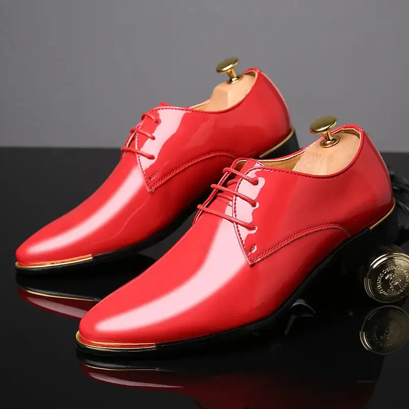 Sapato derby masculino em couro confortável, modelo social, ideal para uso diário e ocasiões especiais.