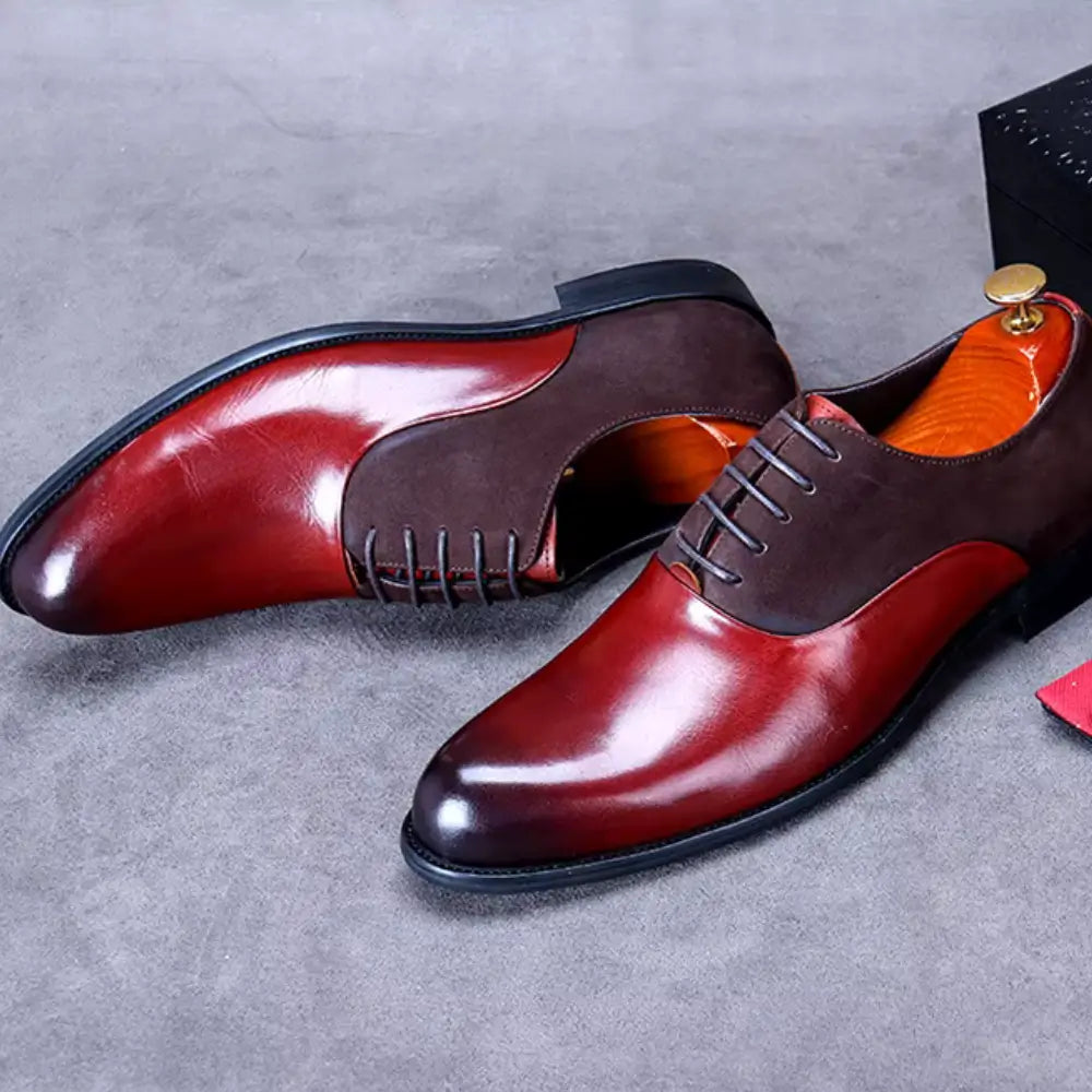 Sapato Masculino Oxford em couro confortável, modelo social, ideal para uso diário e ocasiões especiais.