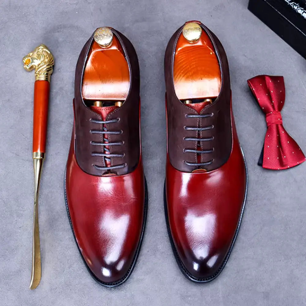 Sapato Masculino Oxford em couro confortável, modelo social, ideal para uso diário e ocasiões especiais.