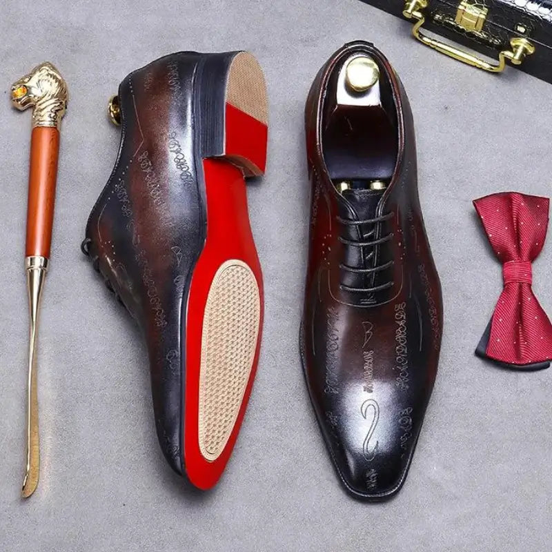Sapato Masculino Oxford em couro confortável, modelo social, ideal para uso diário e ocasiões especiais.