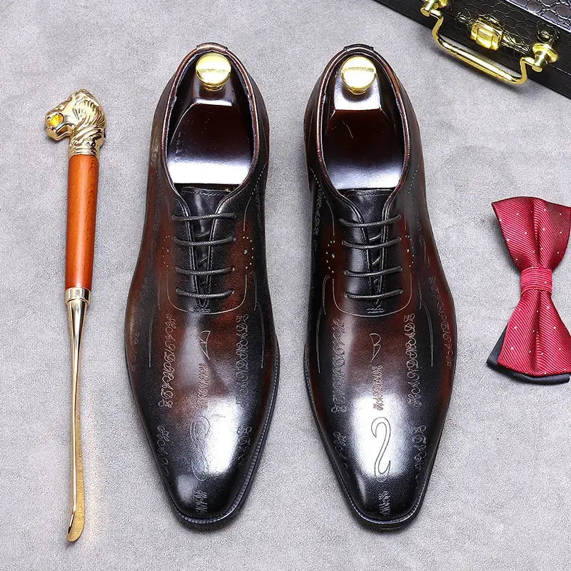 Sapato Masculino Oxford em couro confortável, modelo social, ideal para uso diário e ocasiões especiais.