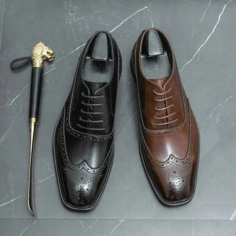 Sapato Masculino Oxford em couro confortável, modelo social, ideal para uso diário e ocasiões especiais.