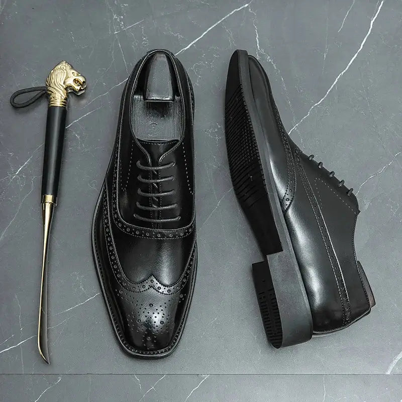 Sapato Masculino Oxford em couro confortável, modelo social, ideal para uso diário e ocasiões especiais.