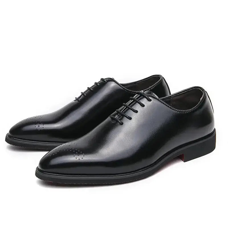 Sapato Oxford Masculino Em Couro confortável, modelo social, ideal para uso diário e ocasiões especiais.