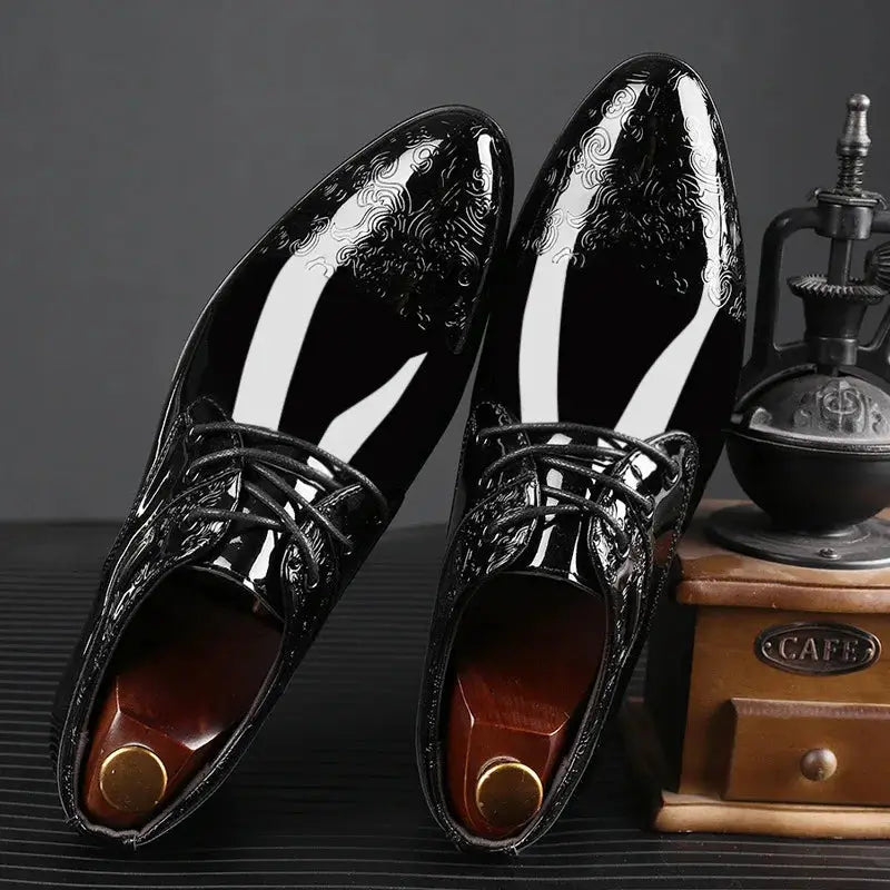 Sapato Social Masculino Derby Em Couro confortável, modelo social, ideal para uso diário e ocasiões especiais.