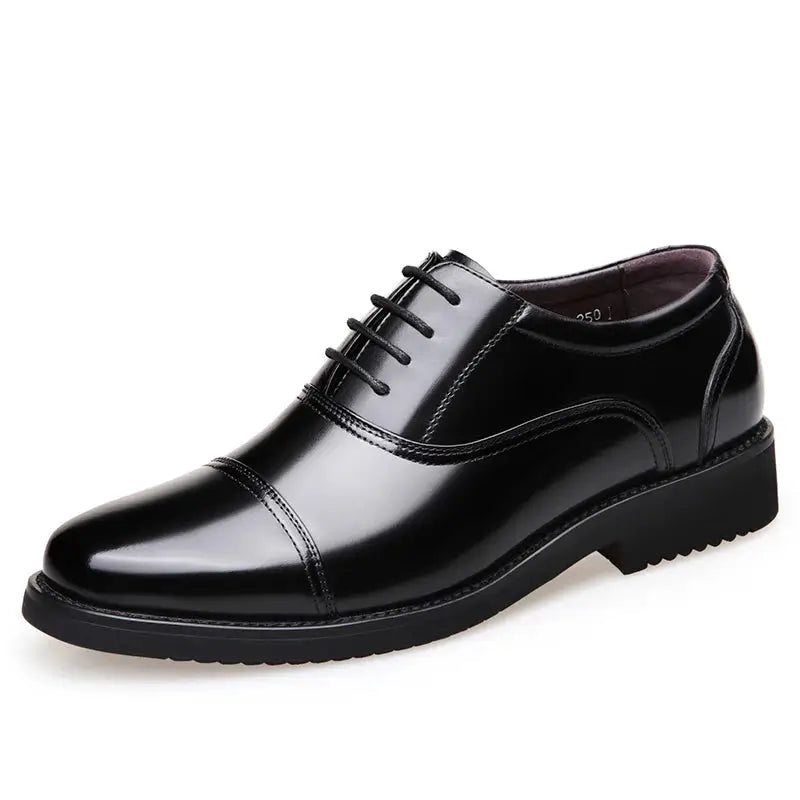 Sapato Social Masculino Em Couro confortável, modelo social, ideal para uso diário e ocasiões especiais.