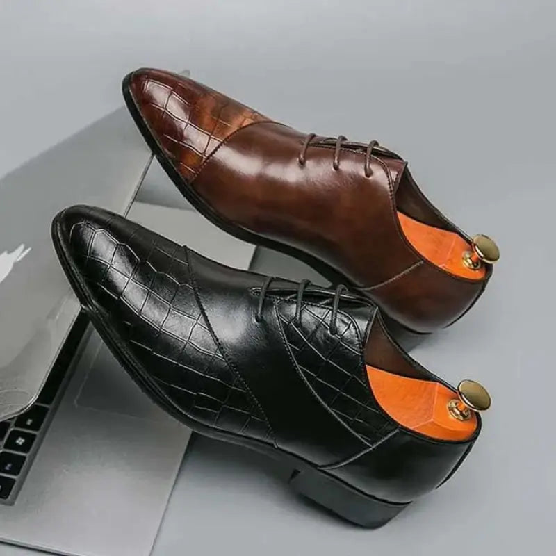 Sapato Social Masculino Oxford Em Couro, confortável modelo social, ideal para uso diário e ocasiões especiais.