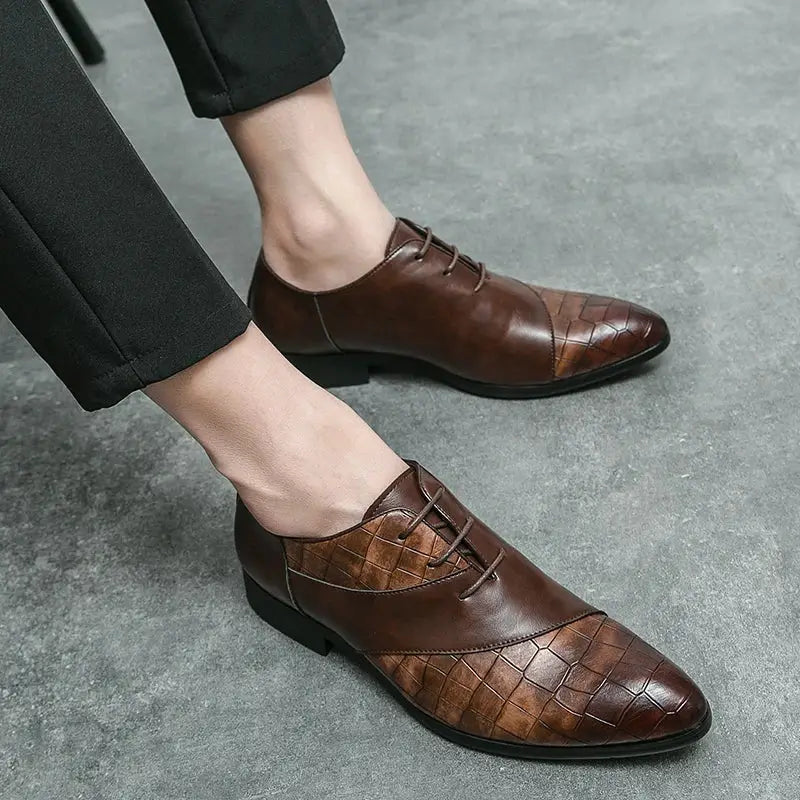 Sapato Social Masculino Oxford Em Couro, confortável modelo social, ideal para uso diário e ocasiões especiais.