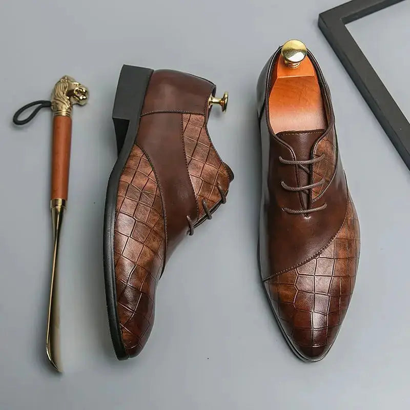Sapato Social Masculino Oxford Em Couro, confortável modelo social, ideal para uso diário e ocasiões especiais.