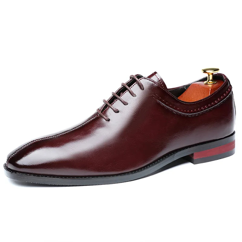 Sapato Social Masculino Oxford Em Couro confortável, modelo social, ideal para uso diário e ocasiões especiais.