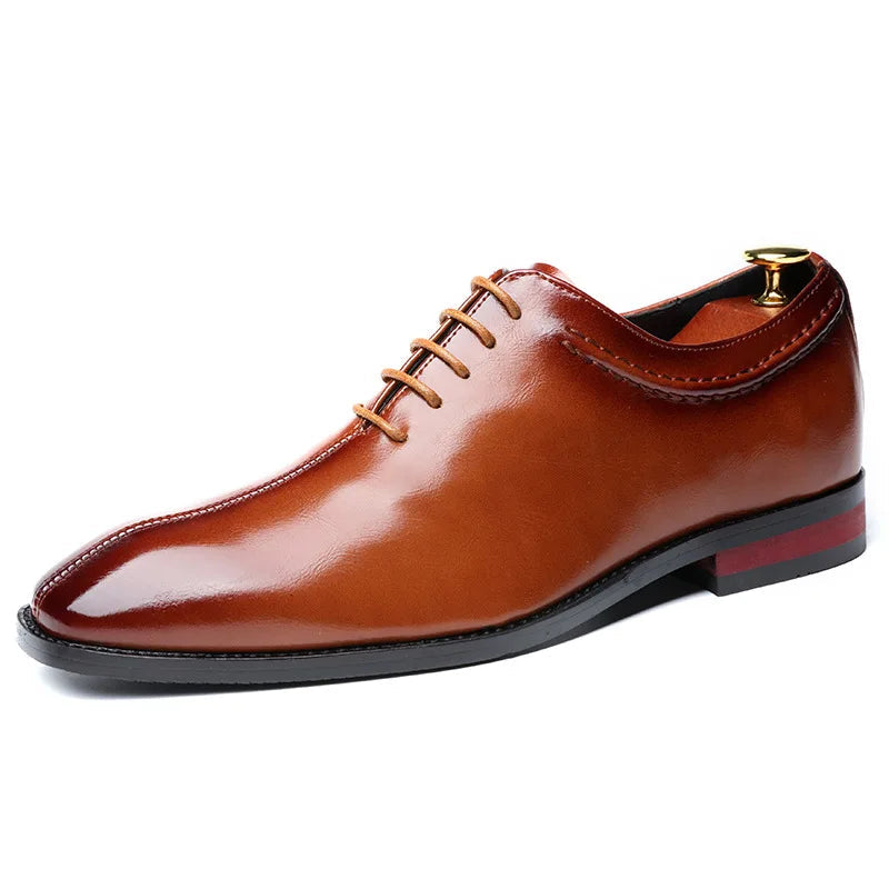 Sapato Social Masculino Oxford Em Couro confortável, modelo social, ideal para uso diário e ocasiões especiais.