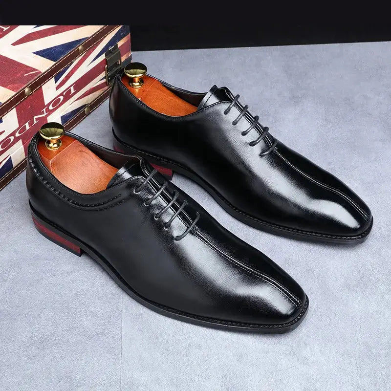 Sapato Social Masculino Oxford Em Couro confortável, modelo social, ideal para uso diário e ocasiões especiais.