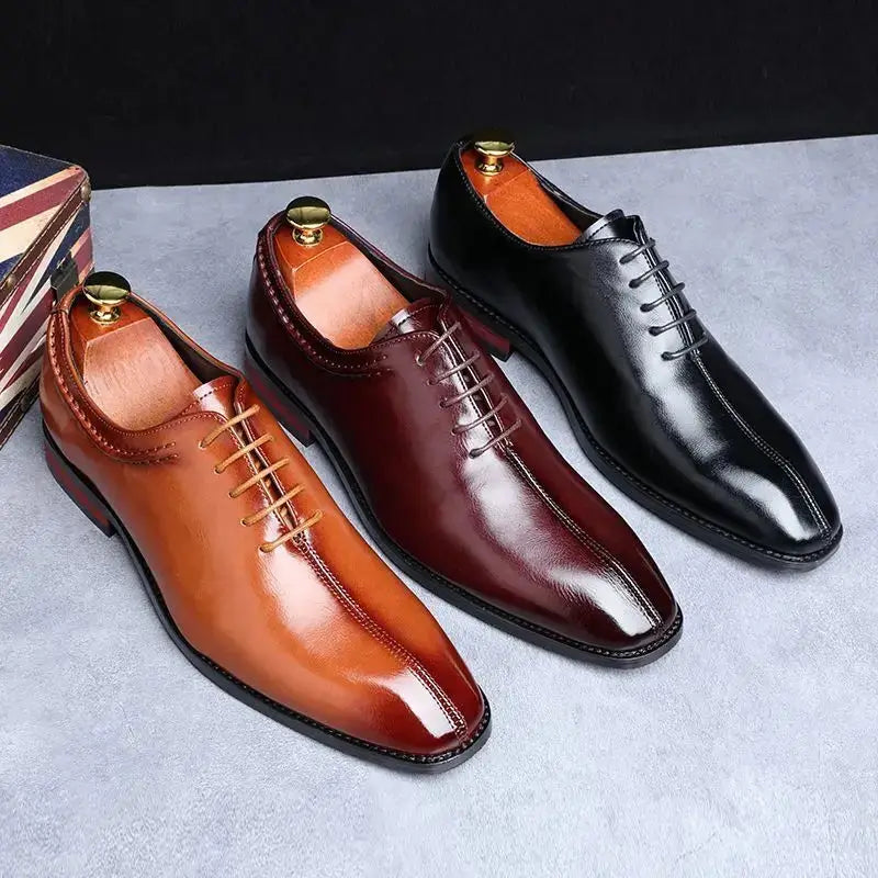 Sapato Social Masculino Oxford Em Couro confortável, modelo social, ideal para uso diário e ocasiões especiais.