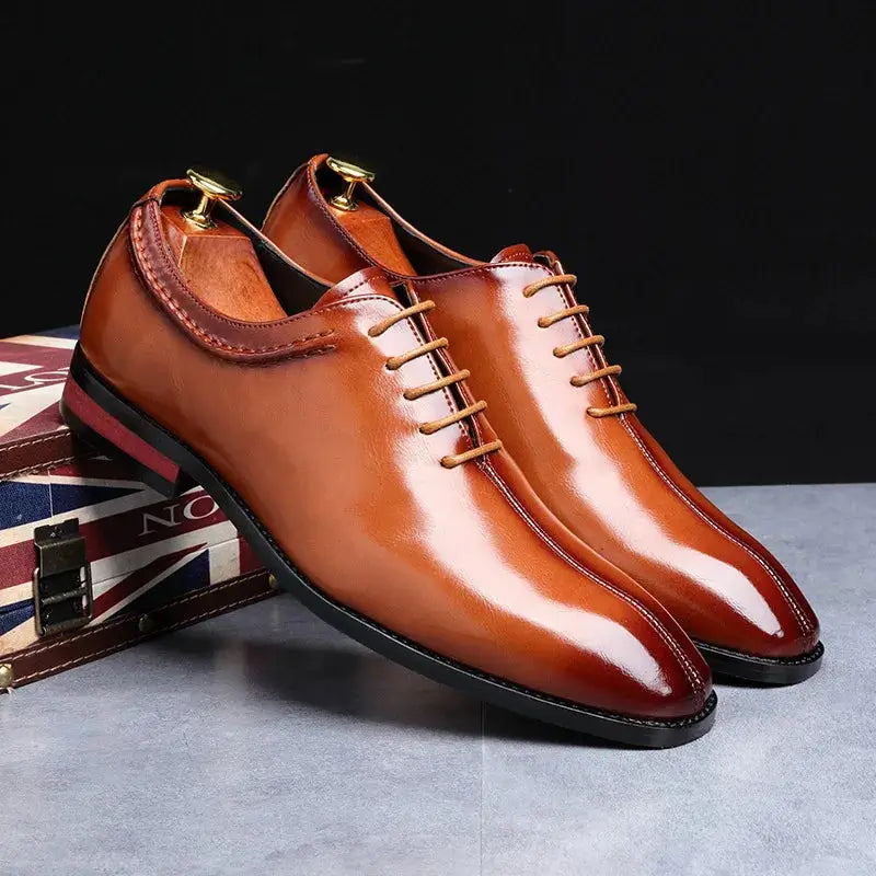 Sapato Social Masculino Oxford Em Couro confortável, modelo social, ideal para uso diário e ocasiões especiais.