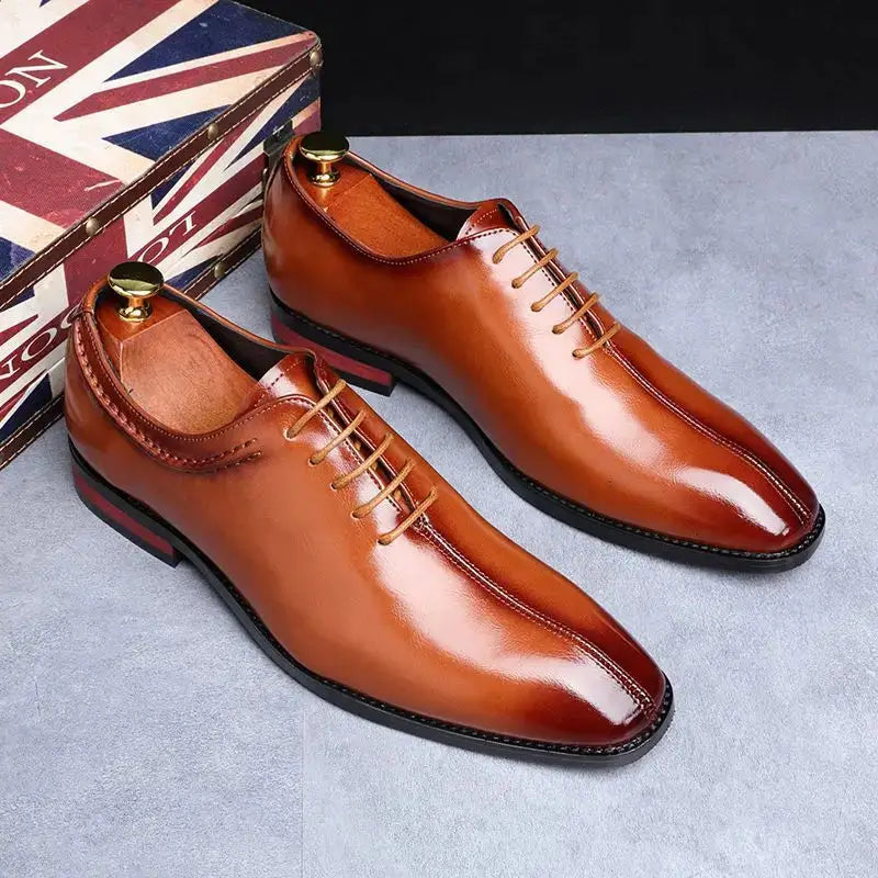Sapato Social Masculino Oxford Em Couro confortável, modelo social, ideal para uso diário e ocasiões especiais.