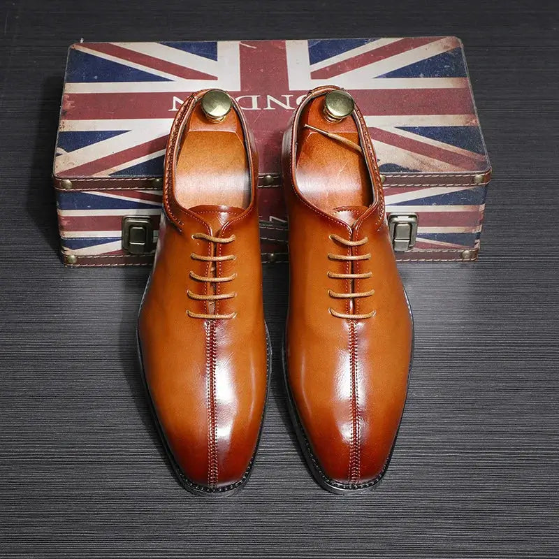 Sapato Social Masculino Oxford Em Couro confortável, modelo social, ideal para uso diário e ocasiões especiais.