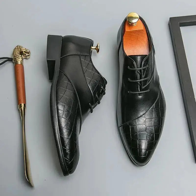 Sapato Social Masculino Oxford Em Couro, confortável modelo social, ideal para uso diário e ocasiões especiais.