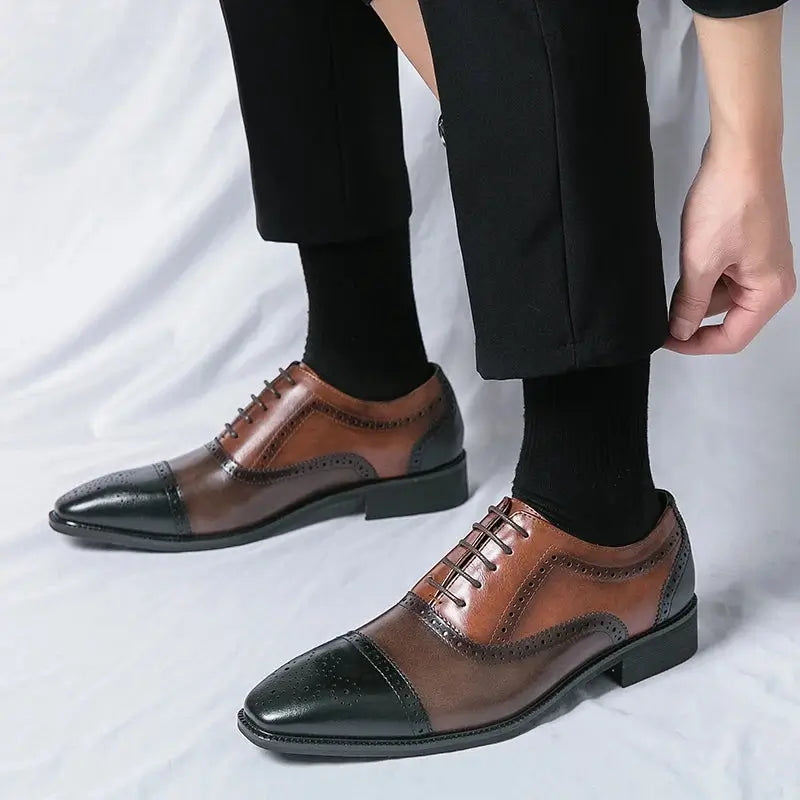 Sapato Social Masculino Oxford Em Couro, confortável modelo social, ideal para uso diário e ocasiões especiais.