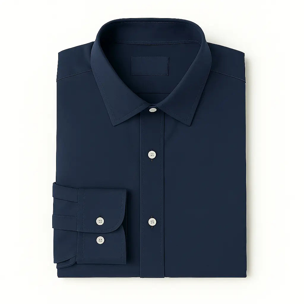 Camisa masculina Oxford azul marinho manga longa, com gola colarinho, bolso no peito e botões frontais brancos, estilo casual e elegante.