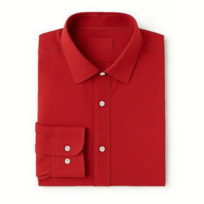 Camisa masculina Oxford vermelha manga longa, com gola colarinho, bolso no peito e botões frontais brancos, estilo casual e elegante.