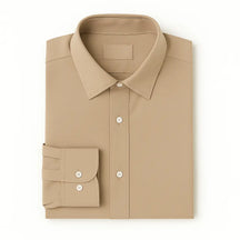 Camisa masculina Oxford terra  manga longa, com gola colarinho, bolso no peito e botões frontais brancos, estilo casual e elegante.