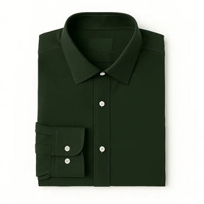 Camisa masculina Oxford verde militar manga longa, com gola colarinho, bolso no peito e botões frontais brancos, estilo casual e elegante.