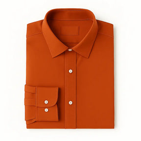 Camisa masculina Oxford laranja manga longa, com gola colarinho, bolso no peito e botões frontais brancos, estilo casual e elegante.
