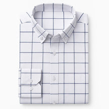 Camisa masculina Oxford xadrez, manga longa, confeccionada em algodão com acabamento elegante.